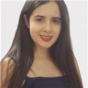 Profesora de español que imparte clases a personas de todas las edades